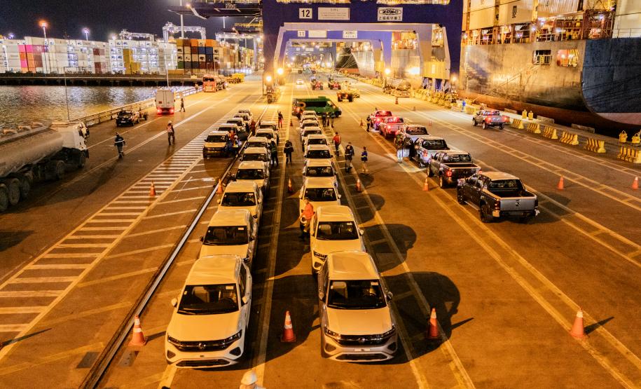 Porto de Paranaguá amplia linhas marítimas de veículos com chegada do Neptune Hellas