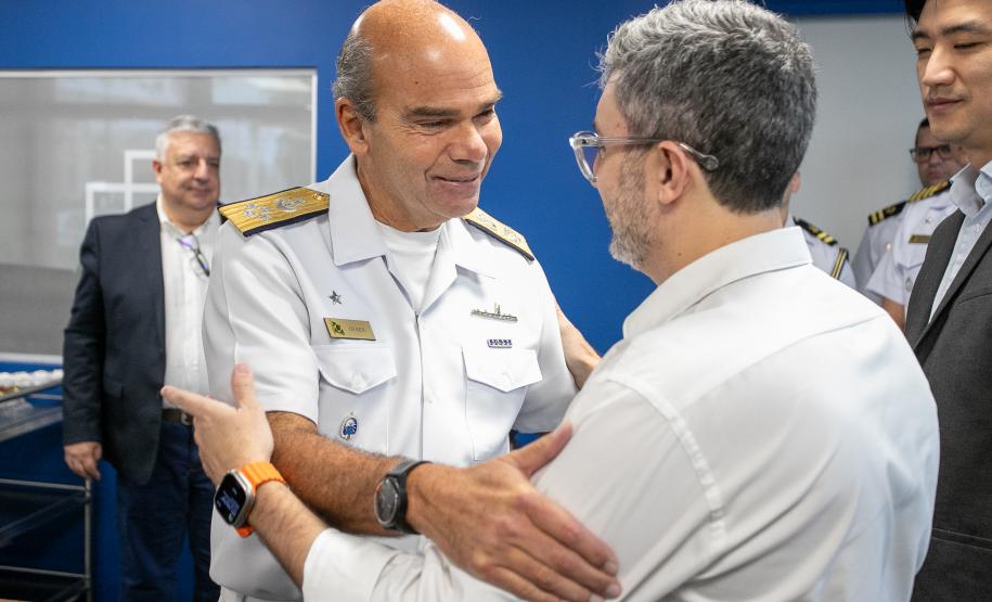Portos do Paraná recebe a mais alta autoridade da Marinha do Brasil