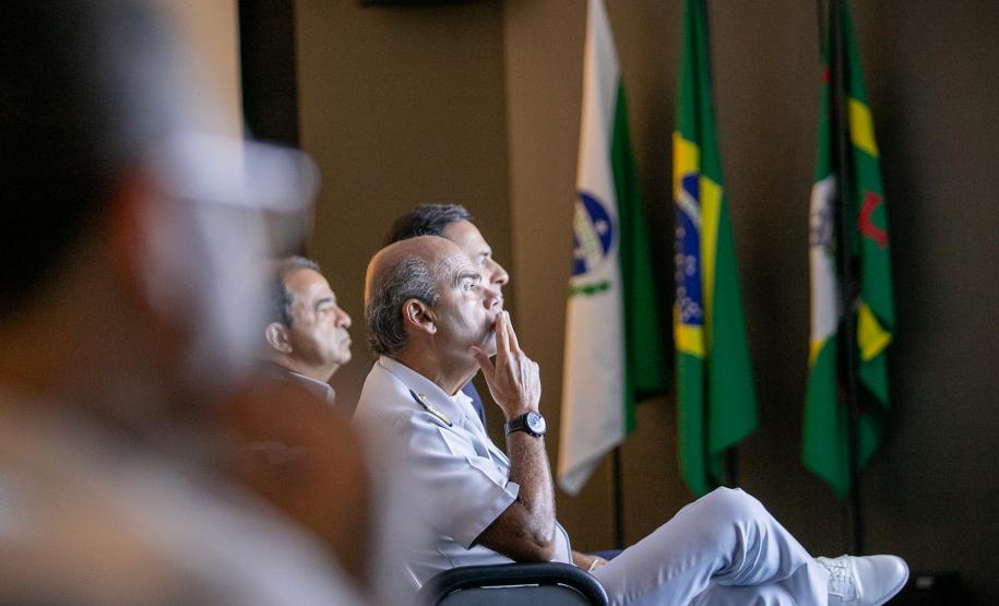 Portos do Paraná recebe a mais alta autoridade da Marinha do Brasil