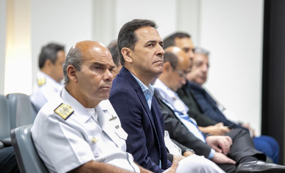Portos do Paraná recebe a mais alta autoridade da Marinha do Brasil