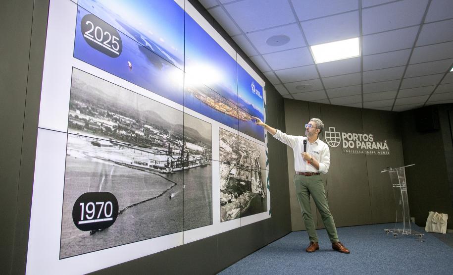 Portos do Paraná recebe a mais alta autoridade da Marinha do Brasil