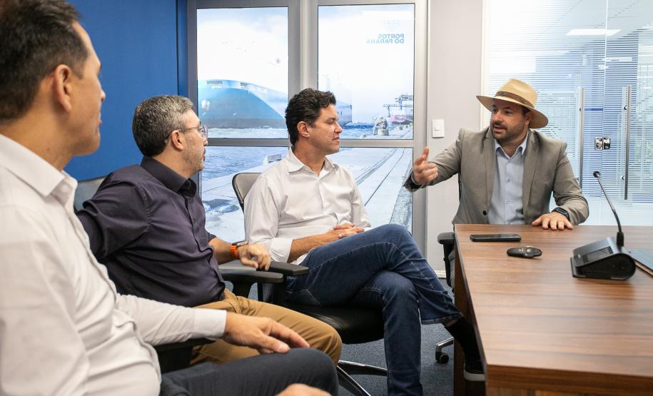 Secretário das Cidades visita o Porto de Paranaguá
