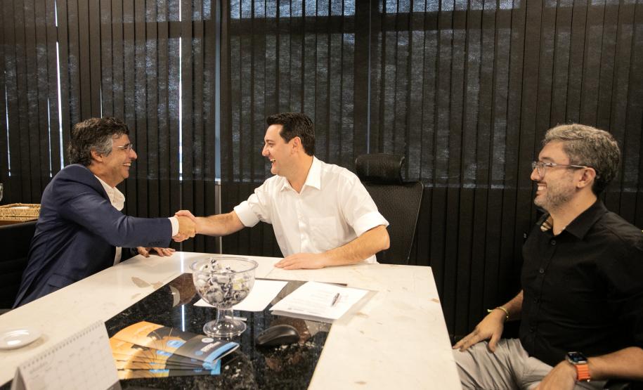 Governo assina contrato do PAR14 e empresa investirá R$ 1,2 bilhão no Porto de Paranaguá