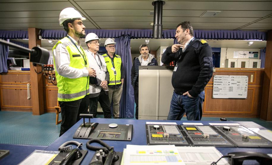 Porto de Paranaguá amplia linhas marítimas de veículos com chegada do Neptune Hellas