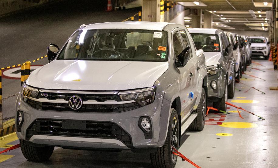 Porto de Paranaguá amplia linhas marítimas de veículos com chegada do Neptune Hellas