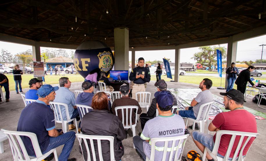 Dia nacional do caminhoneiro é comemorado no Pátio de Triagem da Portos do Paraná