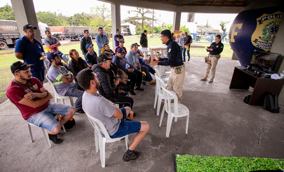 Dia nacional do caminhoneiro é comemorado no Pátio de Triagem da Portos do Paraná