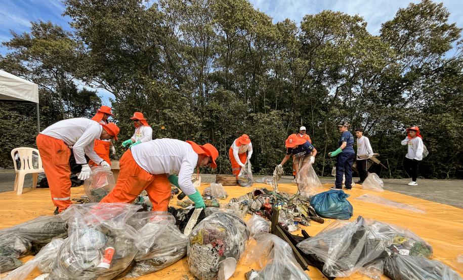 Portos do Paraná realiza ações desde 2016 no litoral; dezenas de voluntários e empresas parceiras participaram dos mutirões desta semana