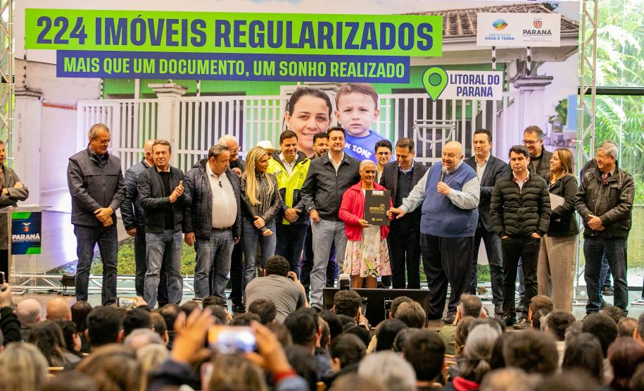 Governo vai pavimentar em concreto 15 ruas próximas ao Porto de Paranaguá