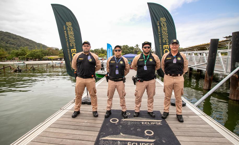 Portos do Paraná reforça turismo internacional com chegada de cruzeiro à Ilha do Mel