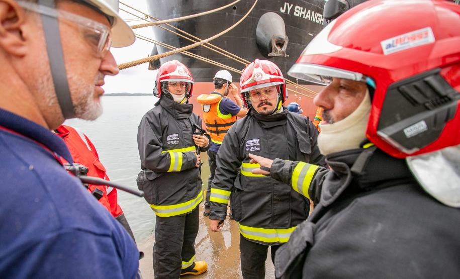Simulado no Porto de Paranaguá reforça preparo contra emergências