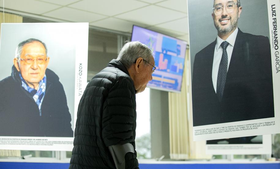 Porto de Paranaguá celebra 90 anos com exposição fotográfica dos colaboradores