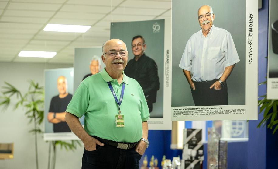 Porto de Paranaguá celebra 90 anos com exposição fotográfica dos colaboradores