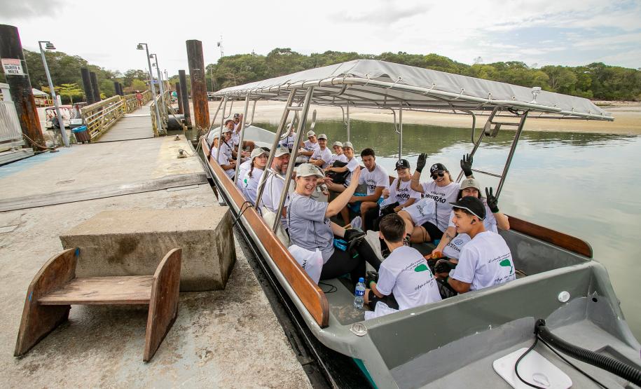 Mutirão de Limpeza das Praias da Ilha do Mel recolhe quase 11 toneladas de resíduos