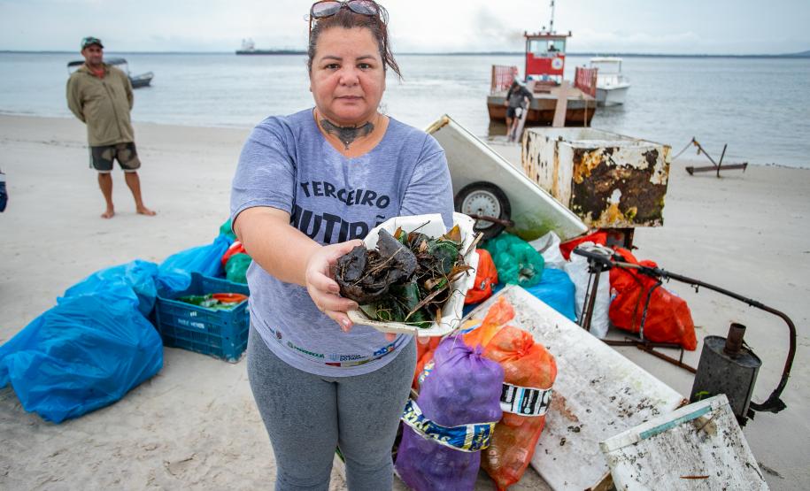 Mutirão de Limpeza das Praias da Ilha do Mel recolhe quase 11 toneladas de resíduos