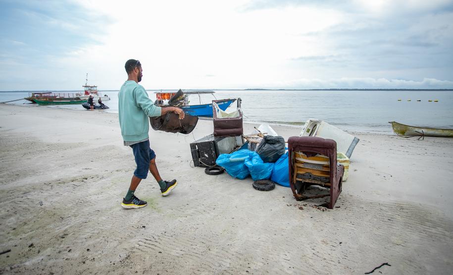 Mutirão de Limpeza das Praias da Ilha do Mel recolhe quase 11 toneladas de resíduos
