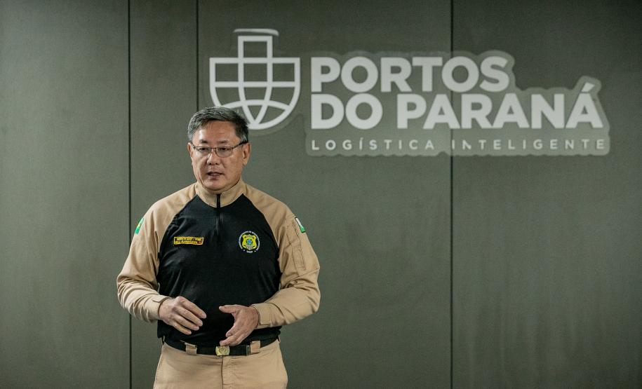 Coronéis do curso de alta administração do Exército visitam o Porto de Paranaguá