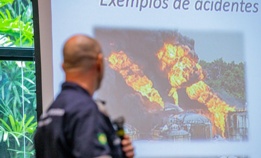Gerenciamento de riscos: Portos do Paraná compartilha experiências na prevenção de desastres