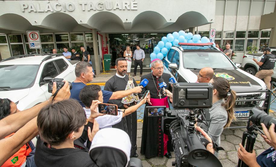 Imagem de Nossa Senhora do Rocio é recebida com homenagens no Porto de Paranaguá