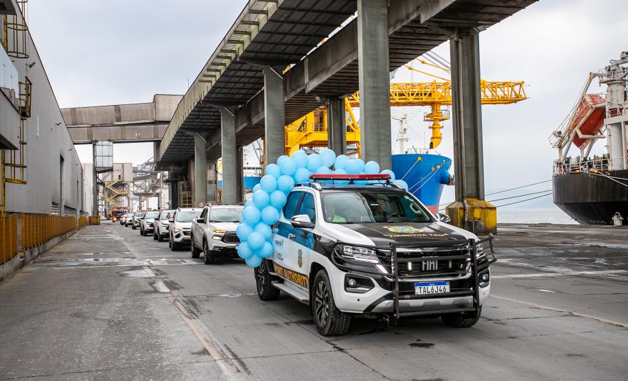 Imagem de Nossa Senhora do Rocio é recebida com homenagens no Porto de Paranaguá