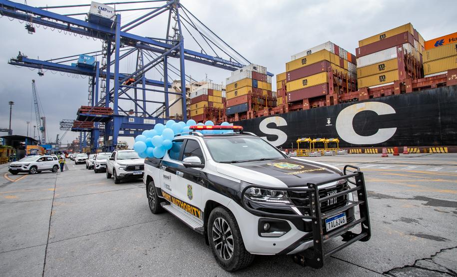 Imagem de Nossa Senhora do Rocio é recebida com homenagens no Porto de Paranaguá