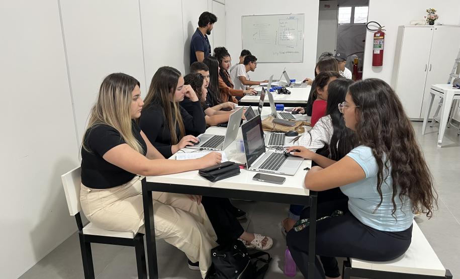 Adolescentes da Ilha dos Valadares concluem curso de informática da Portos do ParanáAdolescentes da Ilha dos Valadares concluem curso de informática da Portos do Paraná