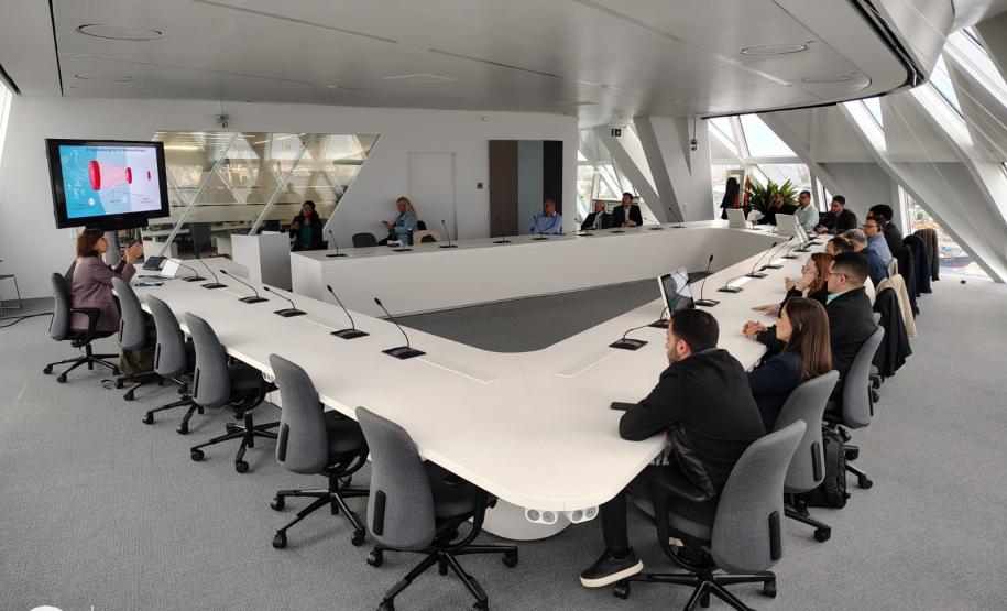 Delegação da Portos do Paraná realiza imersão técnica em portos de referência mundial