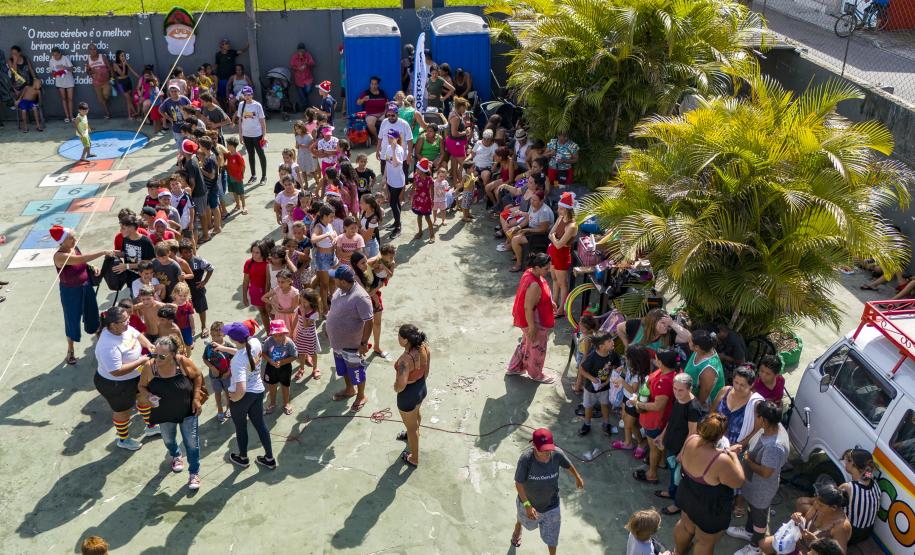 Natal Solidário da Portos do Paraná leva alegria a centenas de crianças em Paranaguá