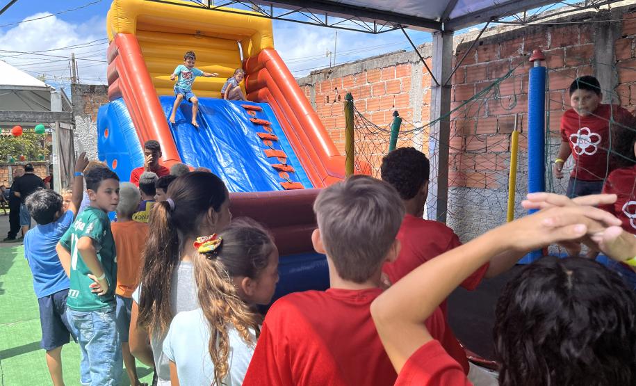 Natal Solidário da Portos do Paraná leva alegria a centenas de crianças em Paranaguá