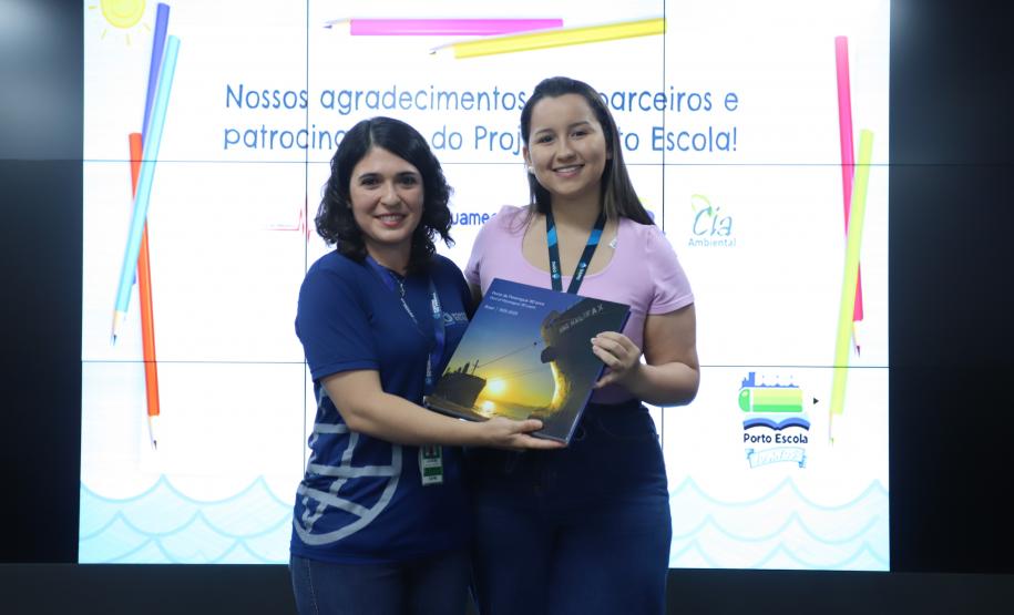 Porto Escola completa 10 anos e premia alunos com passeio pela Baía de Paranaguá