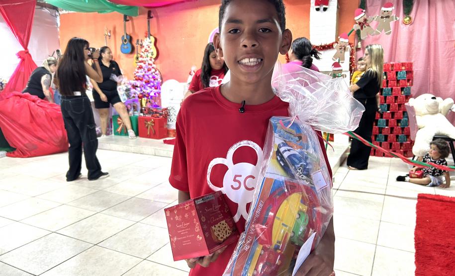 Natal Solidário da Portos do Paraná leva alegria a centenas de crianças em Paranaguá