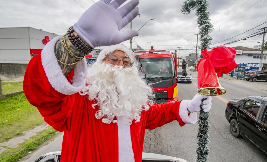 Natal Solidário da Portos do Paraná entrega brinquedos arrecadados pela comunidade portuária