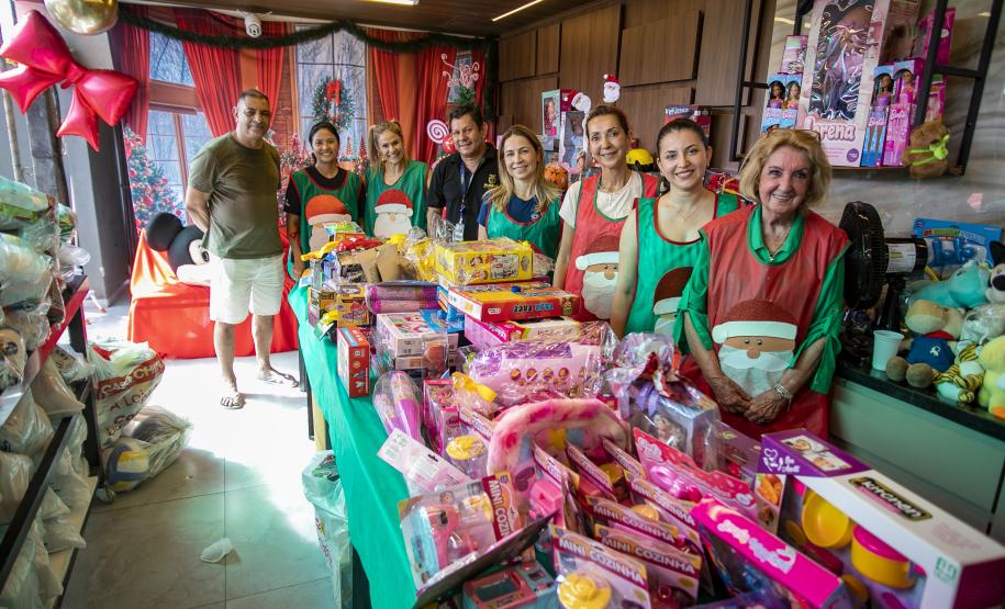 Natal Solidário da Portos do Paraná leva alegria a centenas de crianças em Paranaguá