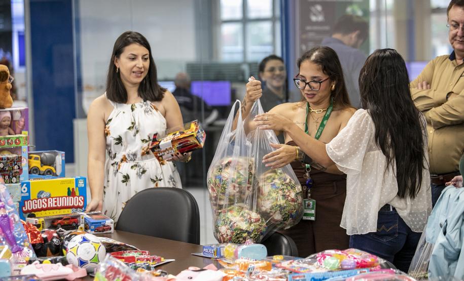 Ação Natal Solidário reúne empresas, colaboradores e comunidade para arrecadar brinquedos