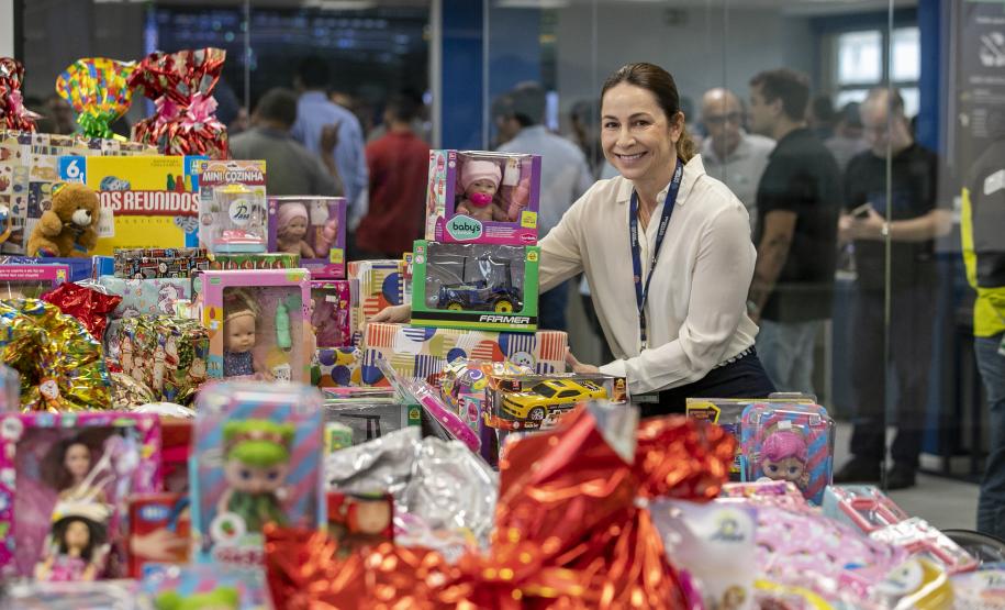 Ação Natal Solidário reúne empresas, colaboradores e comunidade para arrecadar brinquedos