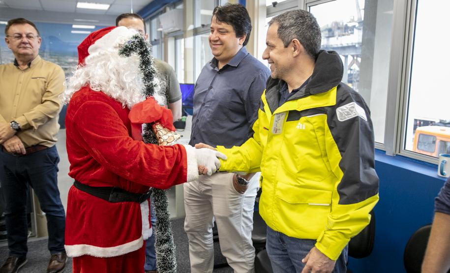 Ação Natal Solidário reúne empresas, colaboradores e comunidade para arrecadar brinquedos