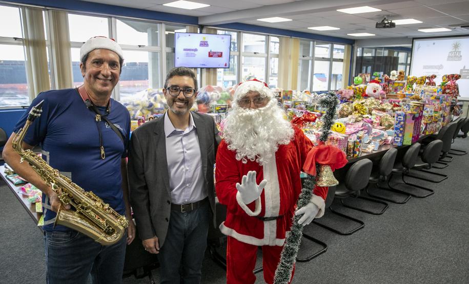 Ação Natal Solidário reúne empresas, colaboradores e comunidade para arrecadar brinquedos