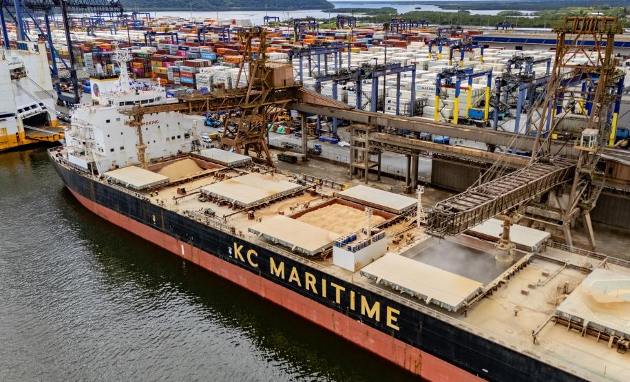 Portos paranaenses lideram movimentação entre os maiores do Brasil em 2025