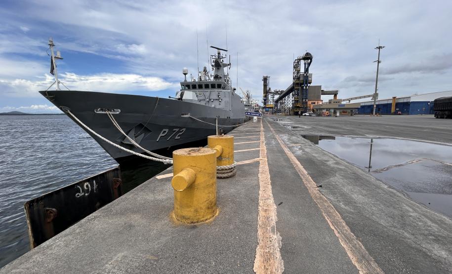 Navios-Patrulha da Marinha fazem parada estratégica no Porto de Paranaguá