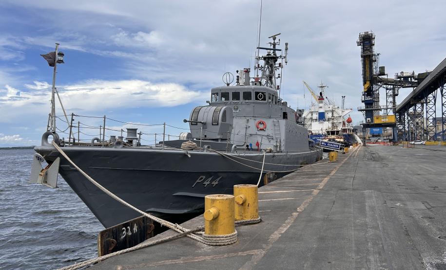 Navios-Patrulha da Marinha fazem parada estratégica no Porto de Paranaguá