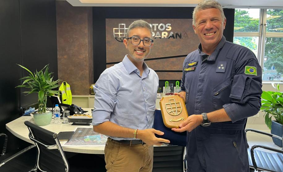 Navios-Patrulha da Marinha fazem parada estratégica no Porto de Paranaguá