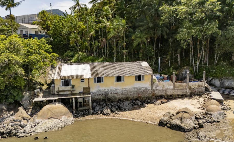 Portos do Paraná amplia projeto pioneiro de saneamento ecológico para mais ilhas do litoral