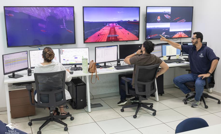 Porto de Paranaguá simula manobras para expansão da infraestrutura portuária