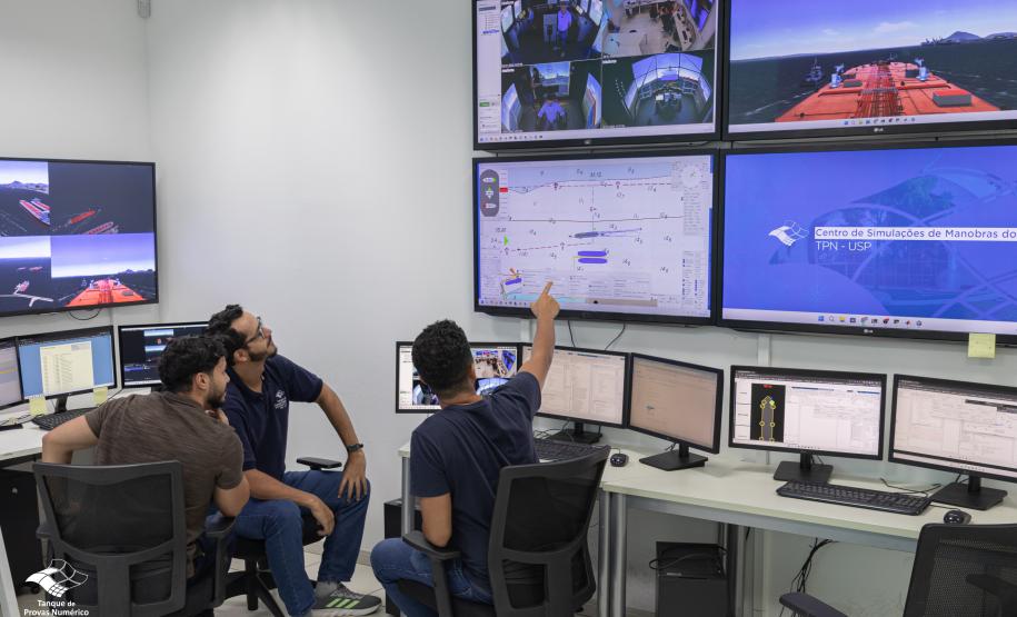 Porto de Paranaguá simula manobras para expansão da infraestrutura portuária