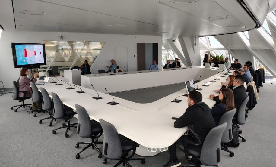 Profissionais da Portos do Paraná passam por formação internacional em logística de commodities