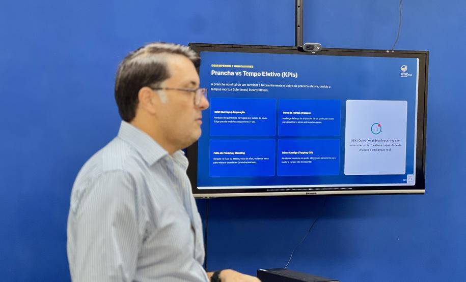 Profissionais da Portos do Paraná passam por formação internacional em logística de commodities