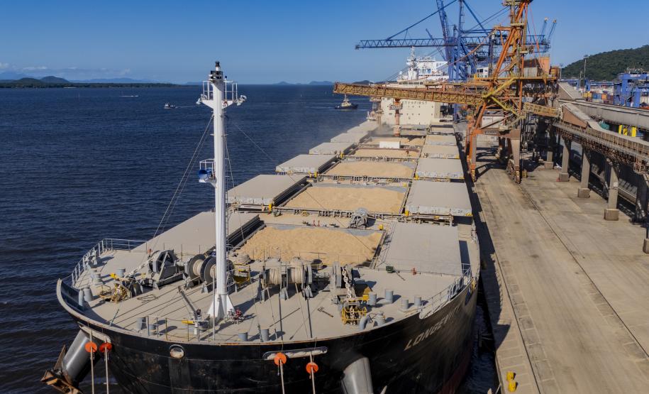 Porto de Paranaguá coloca em funcionamento tecnologia que reduz emissão de partículas no embarque de granéis