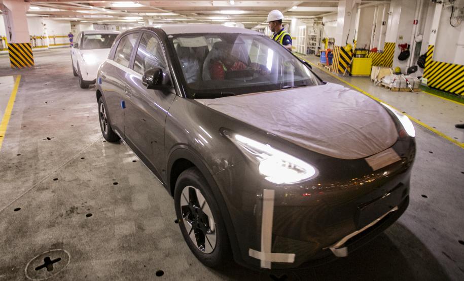 Porto de Paranaguá registra maior desembarque de veículos elétricos do Paraná