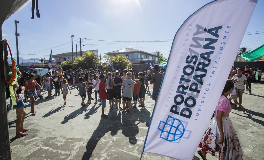 Mais de 1.500 kits são distribuídos em ação de Páscoa da Portos do Paraná