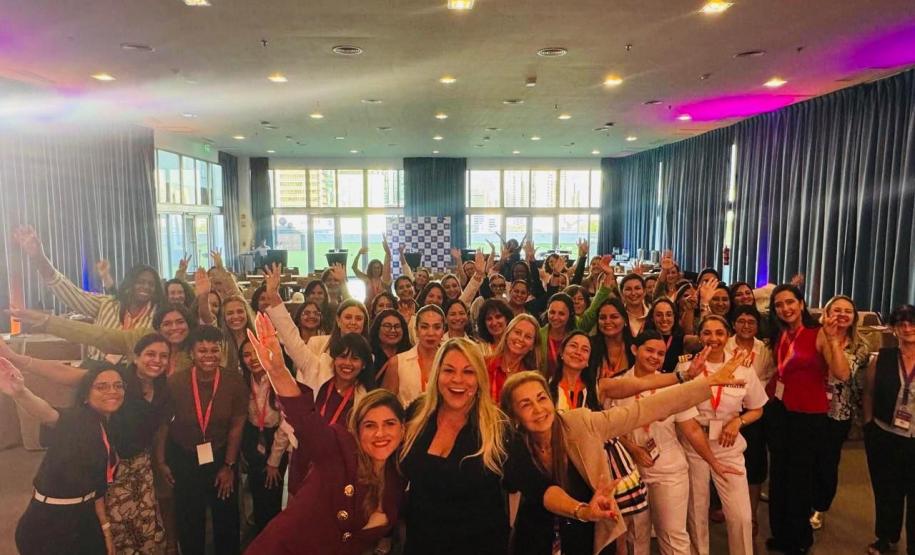 Portos do Paraná reforça protagonismo feminino em programa internacional